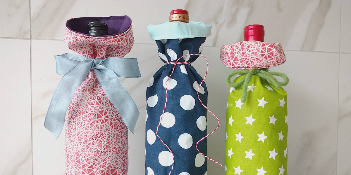 Maak je eigen stoffen cadeauverpakking voor een fles wijn