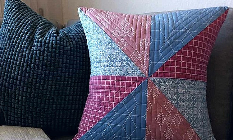 Hoe maak ik een quilt-kussen: stap 5: de kussenhoes naaien